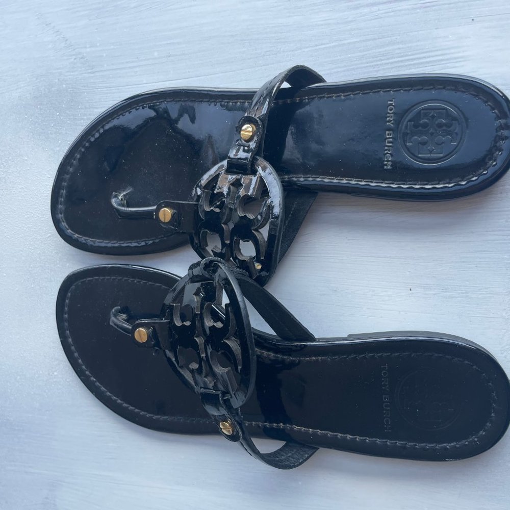 ❌SOLD❌Tory Burch Miller Patent Thong Sandal Flats - Picture 6 of 8